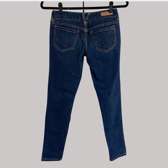 Women's/Juniors Dark Wash, Low-Rise, Skinny Jeans - Picture 2 of 5